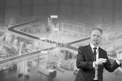 Oliver Neumann in der Roboterfabrik